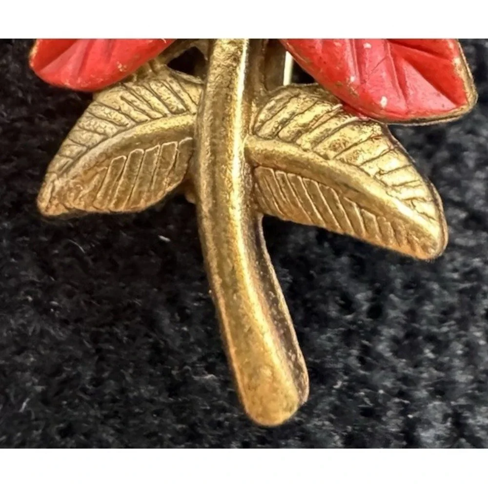 Vintage Poinsettia Brooch Red Enamel Green Rhinestone Gold Tone Christmas Pin Pe